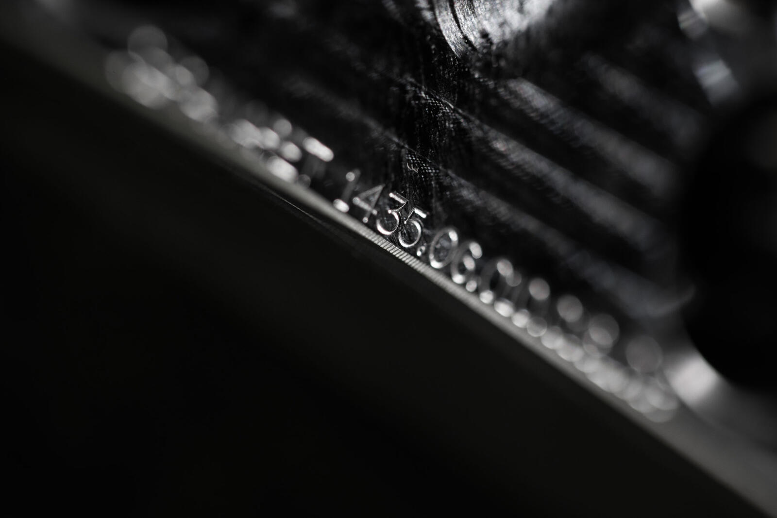 Contrôle dimensionnel de pièce usinée avec appareil de mesure de précision